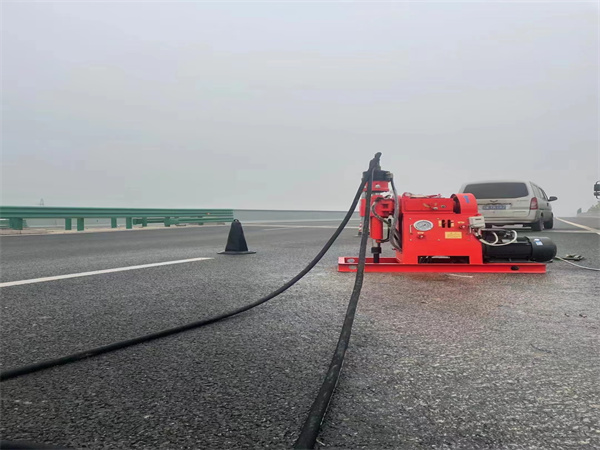 奈曼马路路基路面开裂下沉注浆加固灌浆