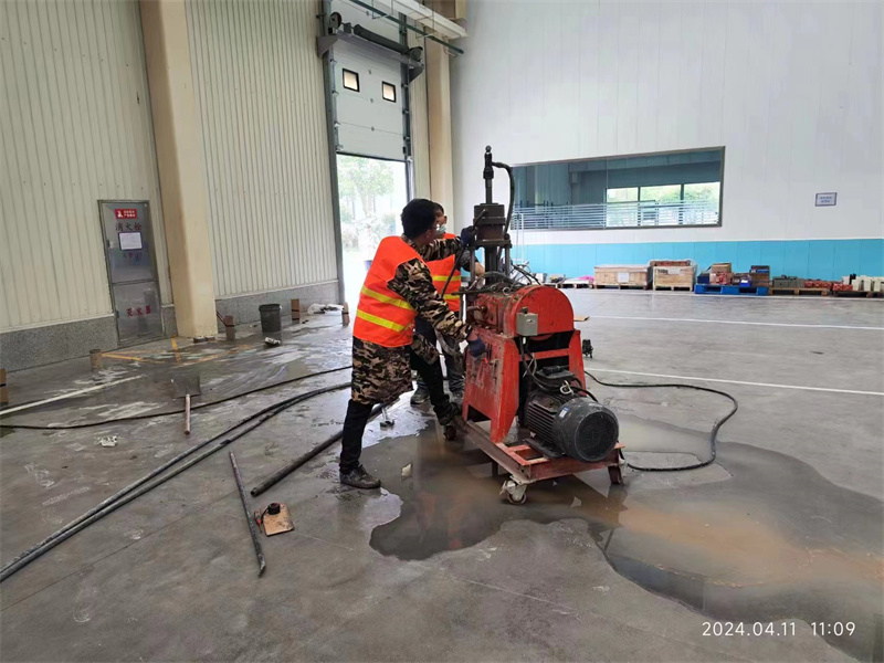 奈曼厂房地面下沉塌陷注浆加固施工